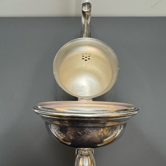 Oneida Silver Coffee Pot - Picture 4 of 8